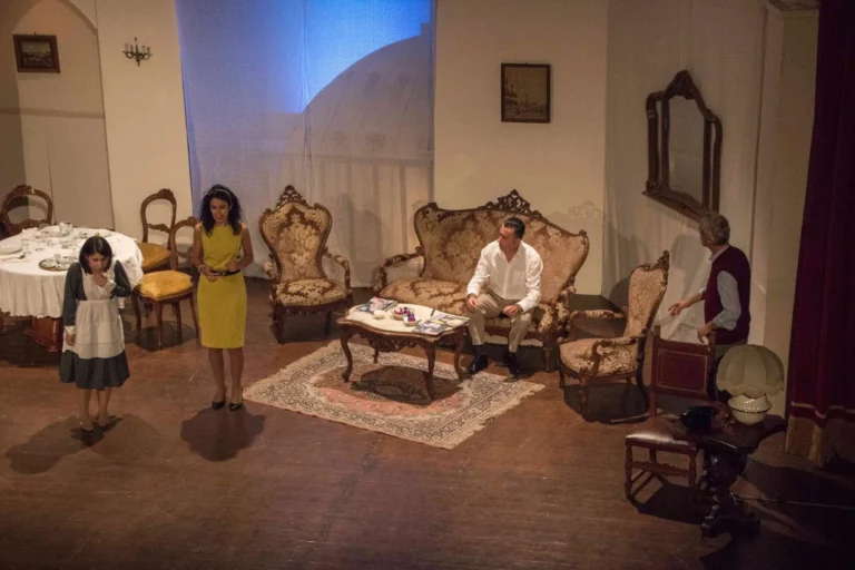 La governante, Compagnia Teatrale Jonica: foto di scena