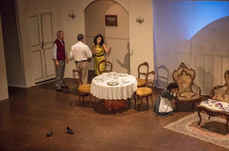 La governante, Compagnia Teatrale Jonica: foto di scena