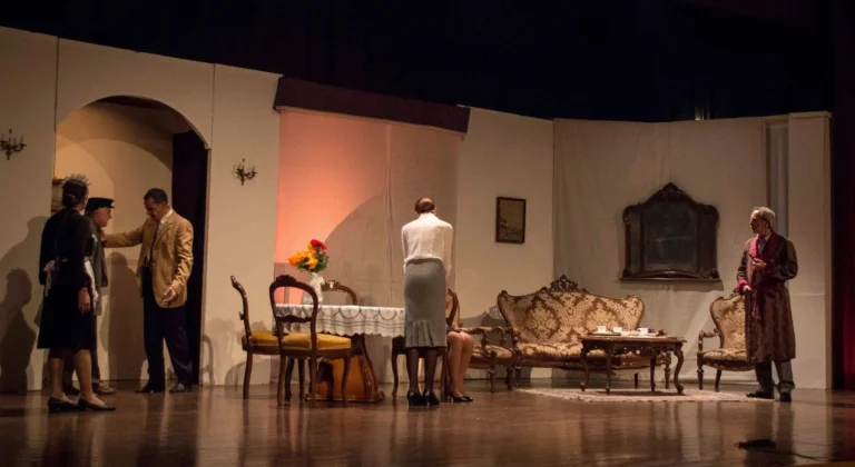 La governante, Compagnia Teatrale Jonica: foto di scena