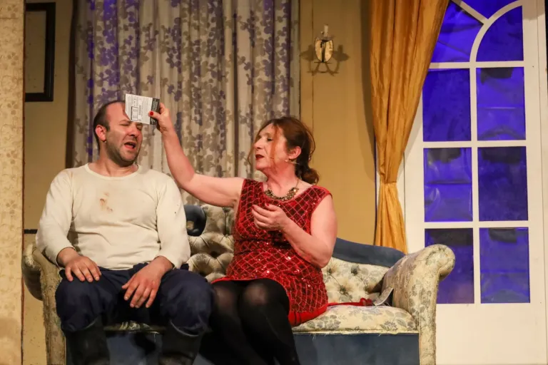 Ho affittato un maggiordomo, Compagnia Teatrale Jonica: foto di scena