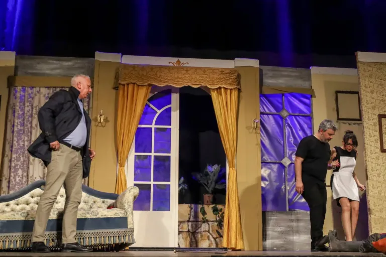Ho affittato un maggiordomo, Compagnia Teatrale Jonica: foto di scena
