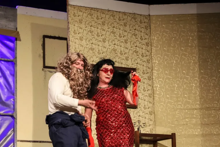 Ho affittato un maggiordomo, Compagnia Teatrale Jonica: foto di scena