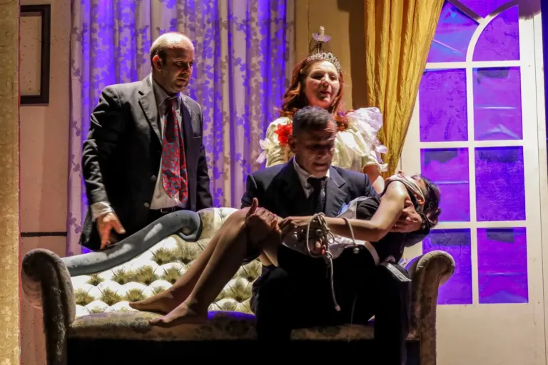 Ho affittato un maggiordomo, Compagnia Teatrale Jonica: foto di scena