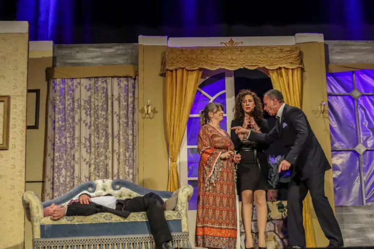 Ho affittato un maggiordomo, Compagnia Teatrale Jonica: foto di scena