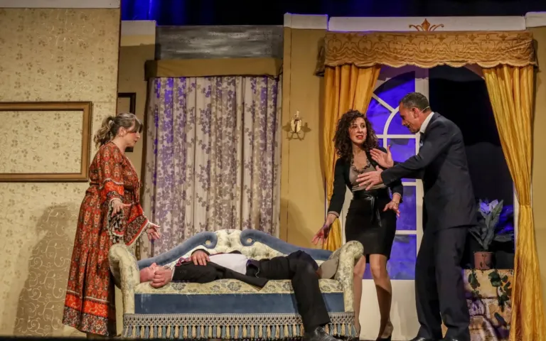 Ho affittato un maggiordomo, Compagnia Teatrale Jonica: foto di scena