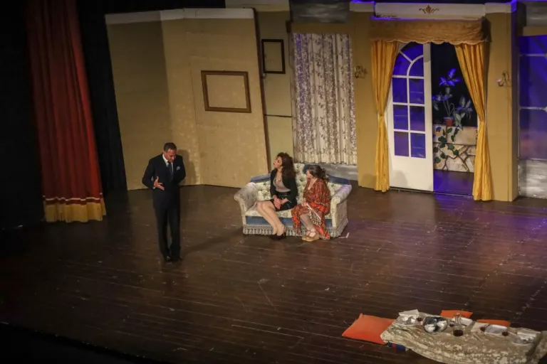 Ho affittato un maggiordomo, Compagnia Teatrale Jonica: foto di scena
