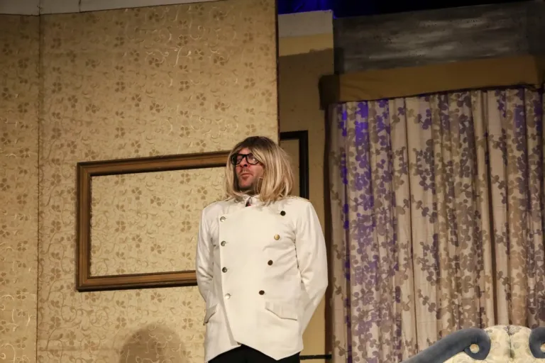 Ho affittato un maggiordomo, Compagnia Teatrale Jonica: foto di scena