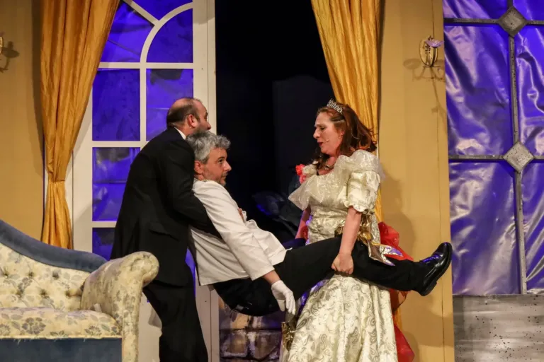 Ho affittato un maggiordomo, Compagnia Teatrale Jonica: foto di scena