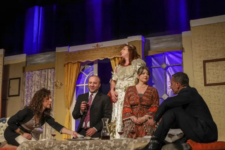 Ho affittato un maggiordomo, Compagnia Teatrale Jonica: foto di scena