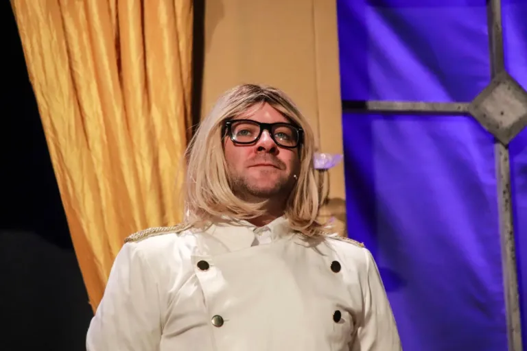 Ho affittato un maggiordomo, Compagnia Teatrale Jonica: foto di scena