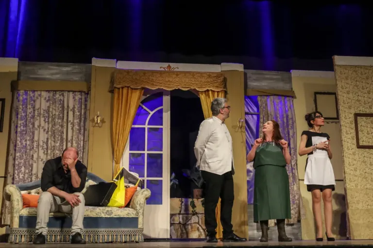 Ho affittato un maggiordomo, Compagnia Teatrale Jonica: foto di scena