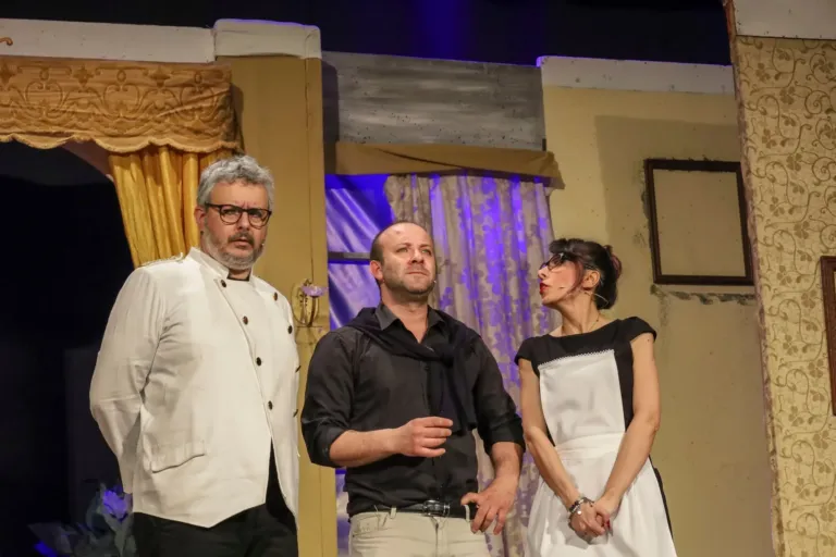 Ho affittato un maggiordomo, Compagnia Teatrale Jonica: foto di scena