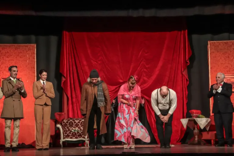 L'ispettore, Compagnia Teatrale Jonica: foto di scena
