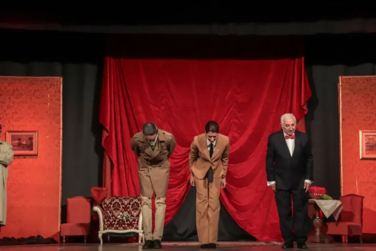 L'ispettore, Compagnia Teatrale Jonica: foto di scena