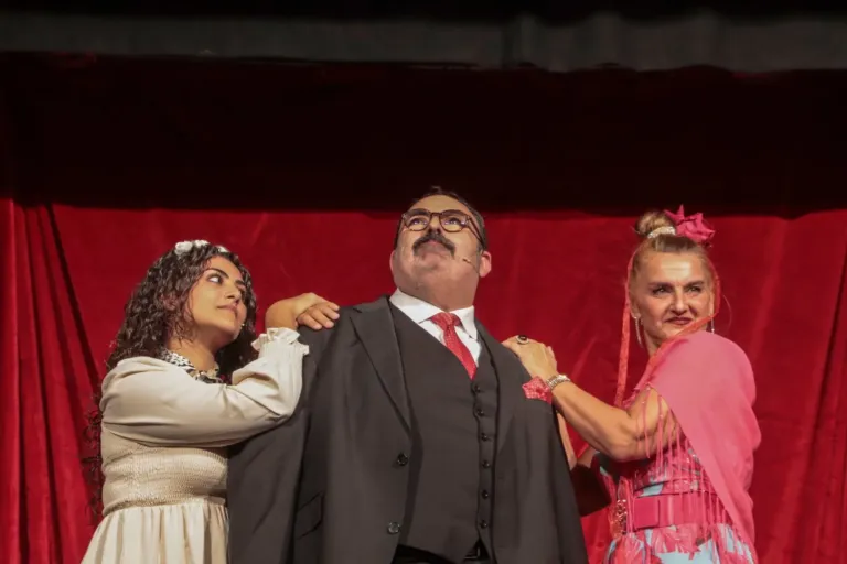 L'ispettore, Compagnia Teatrale Jonica: foto di scena