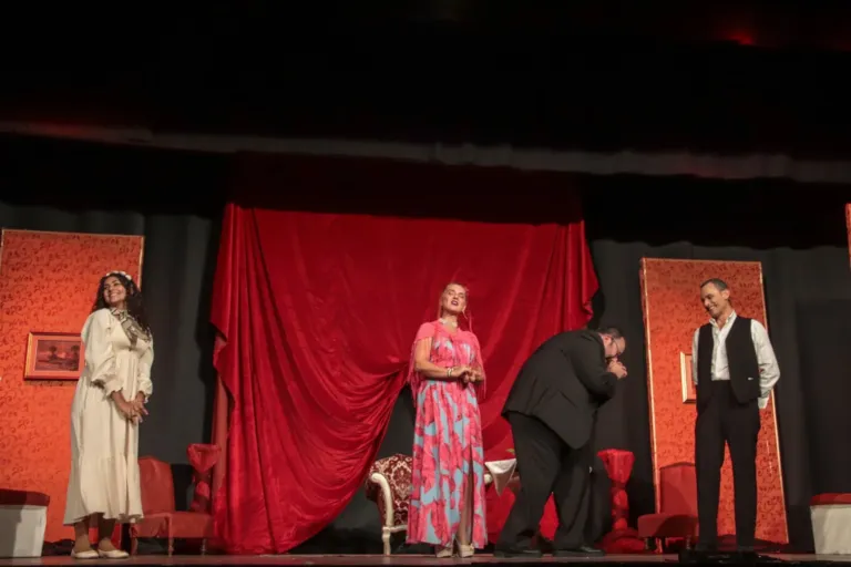 L'ispettore, Compagnia Teatrale Jonica: foto di scena