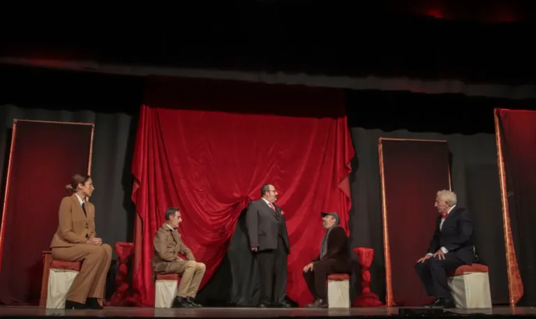 L'ispettore, Compagnia Teatrale Jonica: foto di scena