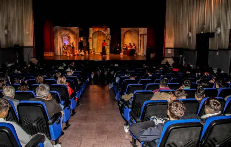 Lumie di Sicilia, Compagnia Teatrale Jonica: foto di scena