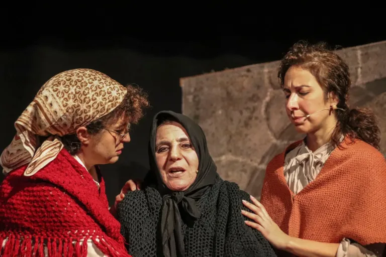 Lumie di Sicilia, Compagnia Teatrale Jonica: foto di scena
