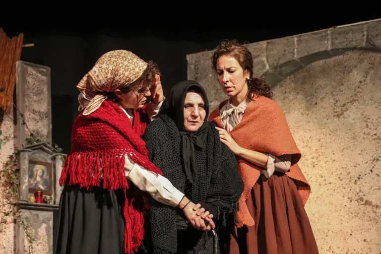 Lumie di Sicilia, Compagnia Teatrale Jonica: foto di scena