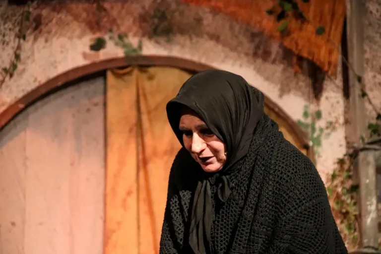 Lumie di Sicilia, Compagnia Teatrale Jonica: foto di scena