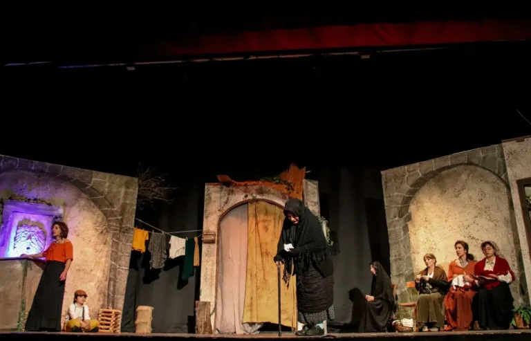 Lumie di Sicilia, Compagnia Teatrale Jonica: foto di scena