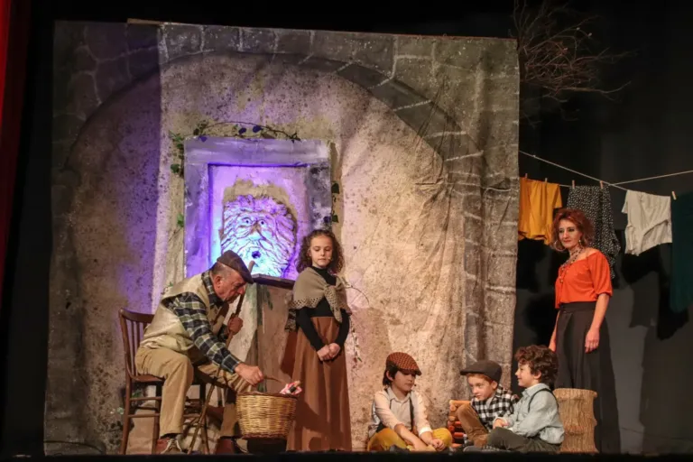 Lumie di Sicilia, Compagnia Teatrale Jonica: foto di scena