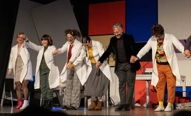 Matti da slegare, Compagnia Teatrale Jonica: foto di scena
