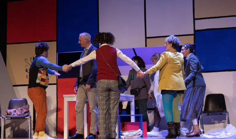 Matti da slegare, Compagnia Teatrale Jonica: foto di scena