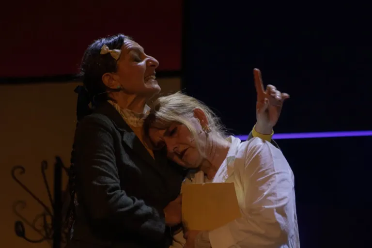 Matti da slegare, Compagnia Teatrale Jonica: foto di scena
