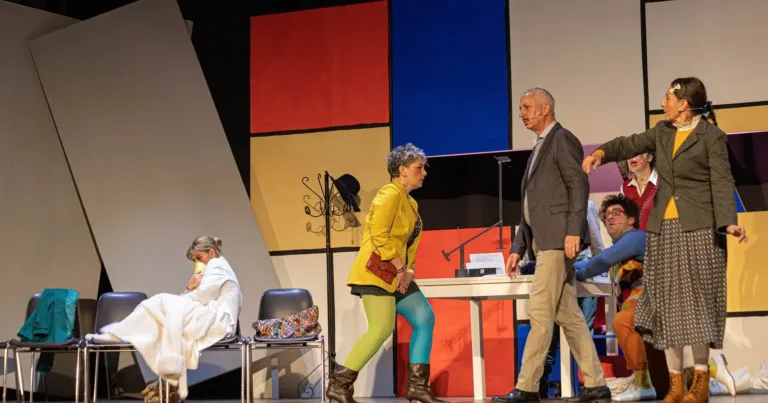 Matti da slegare, Compagnia Teatrale Jonica: foto di scena