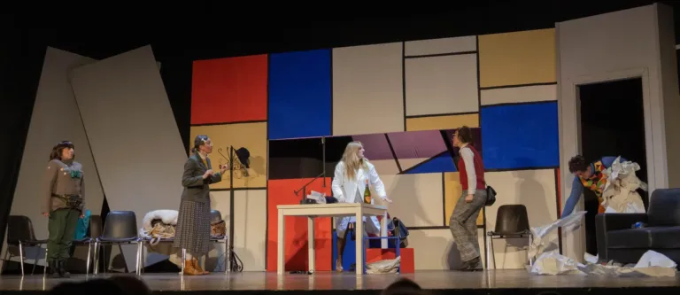 Matti da slegare, Compagnia Teatrale Jonica: foto di scena