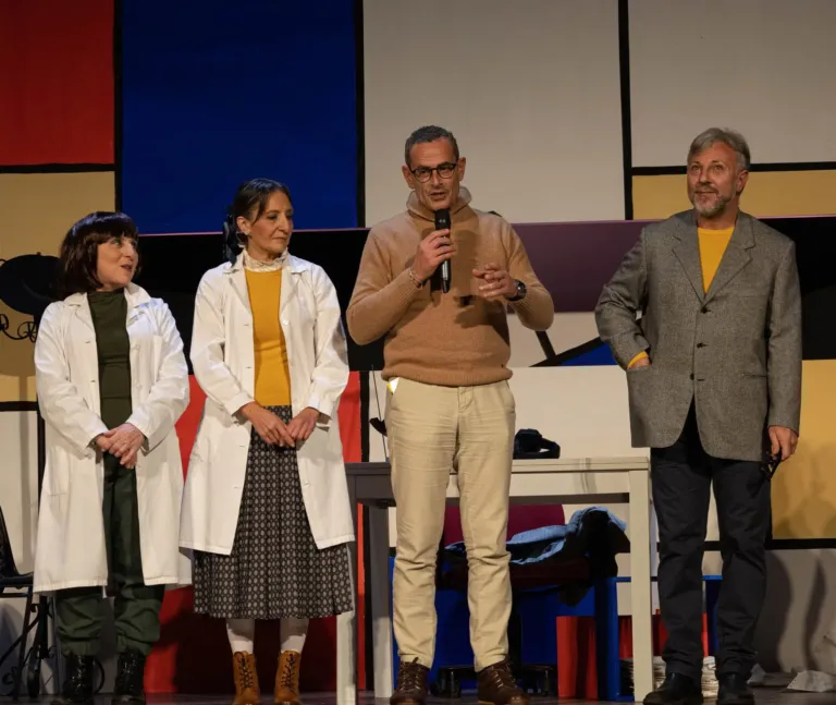 Matti da slegare, Compagnia Teatrale Jonica: foto di scena