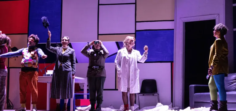 Matti da slegare, Compagnia Teatrale Jonica: foto di scena
