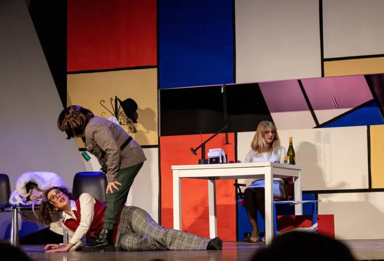 Matti da slegare, Compagnia Teatrale Jonica: foto di scena