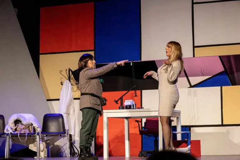 Matti da slegare, Compagnia Teatrale Jonica: foto di scena