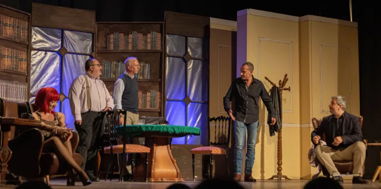 Uomini sull'orlo di una crisi di nervi, Compagnia Teatrale Jonica: foto di scena