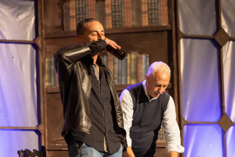 Uomini sull'orlo di una crisi di nervi, Compagnia Teatrale Jonica: foto di scena