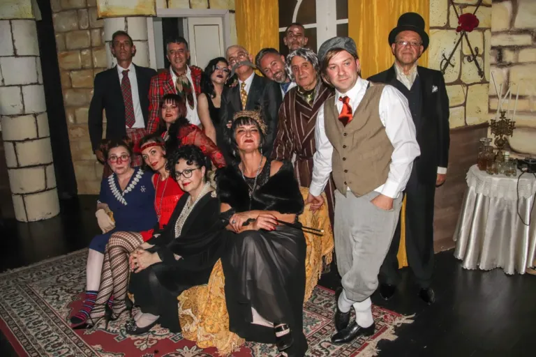 Delitto al castello, Compagnia Teatrale Jonica: foto di scena