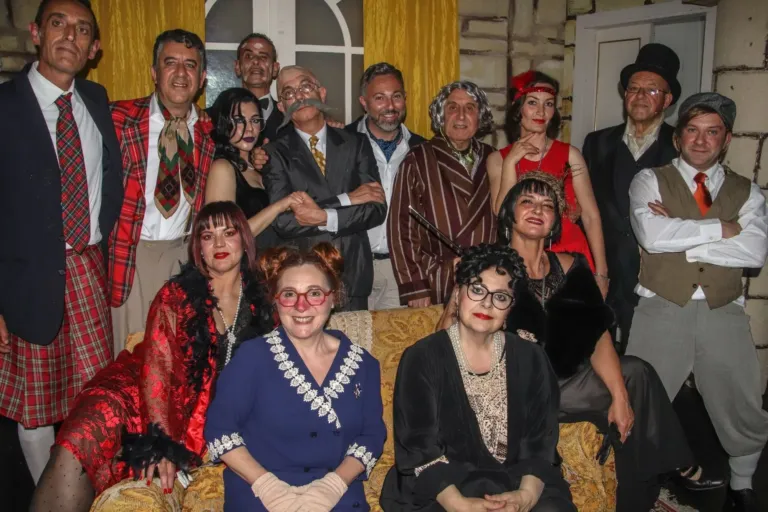 Delitto al castello, Compagnia Teatrale Jonica: foto di scena