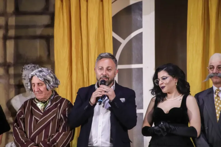 Delitto al castello, Compagnia Teatrale Jonica: foto di scena