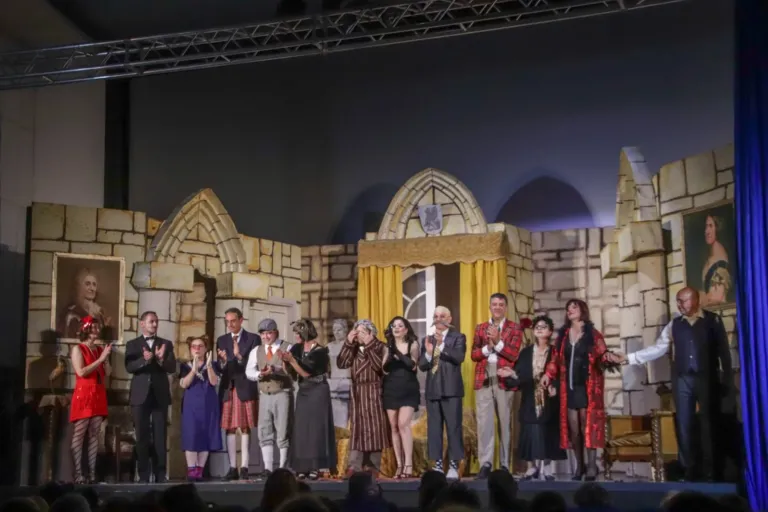 Delitto al castello, Compagnia Teatrale Jonica: foto di scena