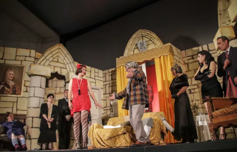 Delitto al castello, Compagnia Teatrale Jonica: foto di scena
