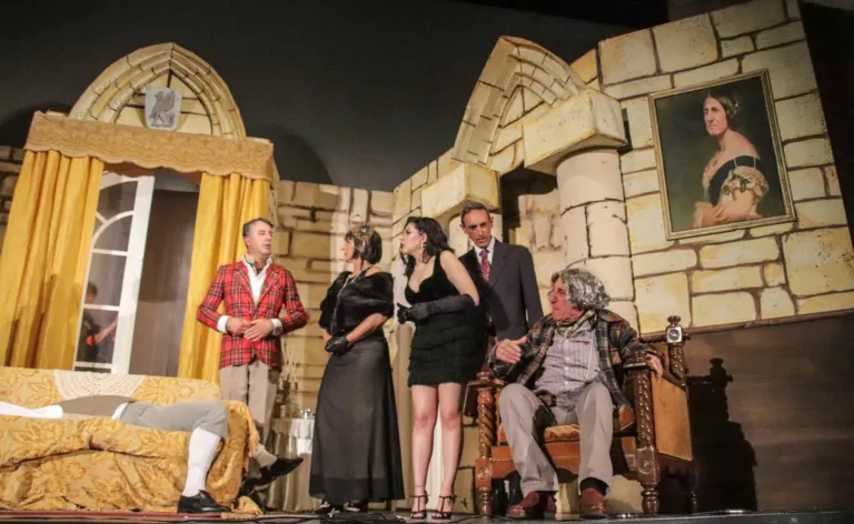 Delitto al castello, Compagnia Teatrale Jonica: foto di scena