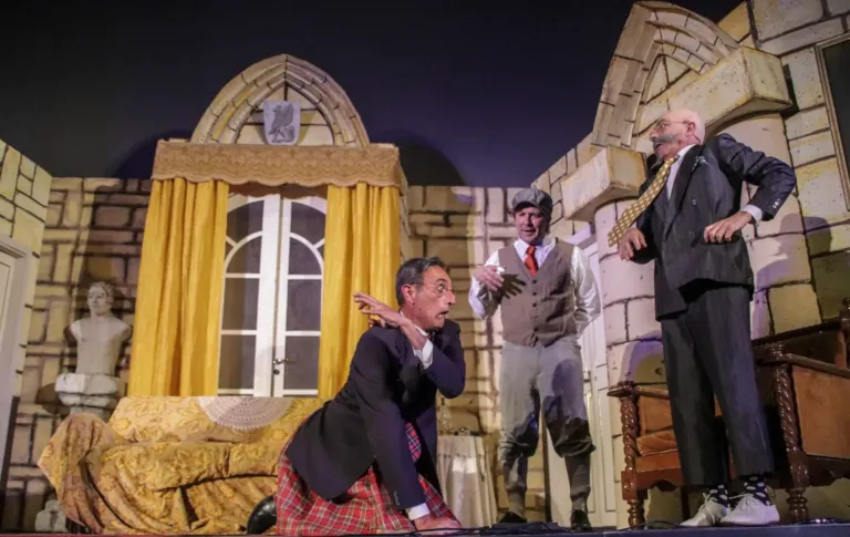 Delitto al castello, Compagnia Teatrale Jonica: foto di scena