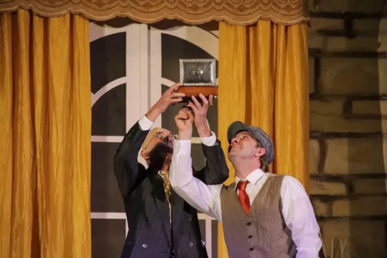Delitto al castello, Compagnia Teatrale Jonica: foto di scena