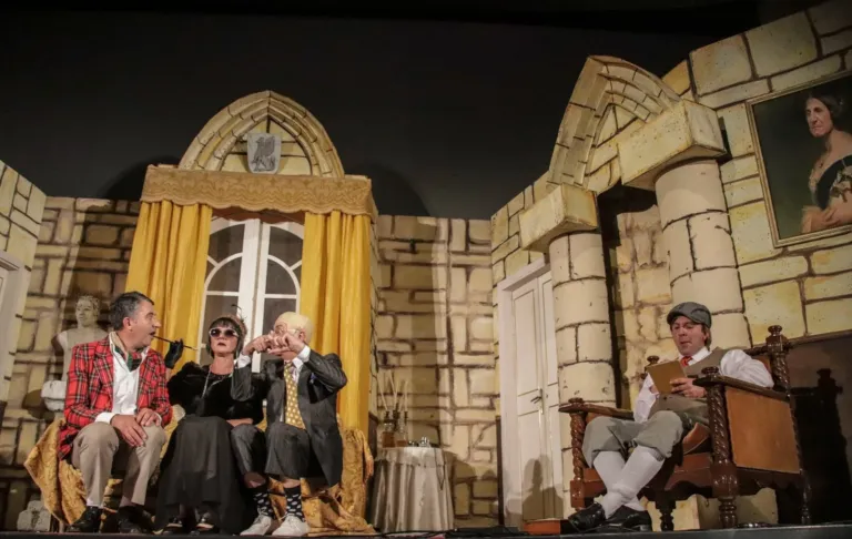 Delitto al castello, Compagnia Teatrale Jonica: foto di scena