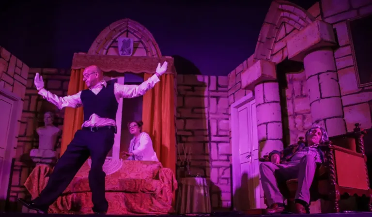 Delitto al castello, Compagnia Teatrale Jonica: foto di scena