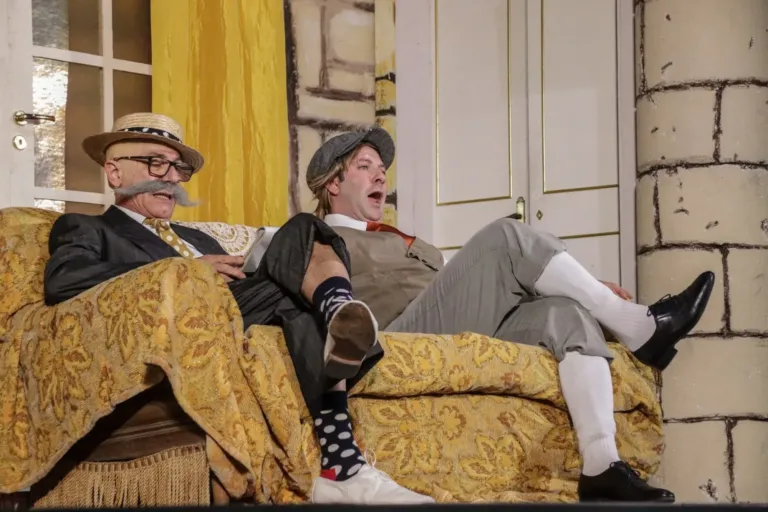 Delitto al castello, Compagnia Teatrale Jonica: foto di scena
