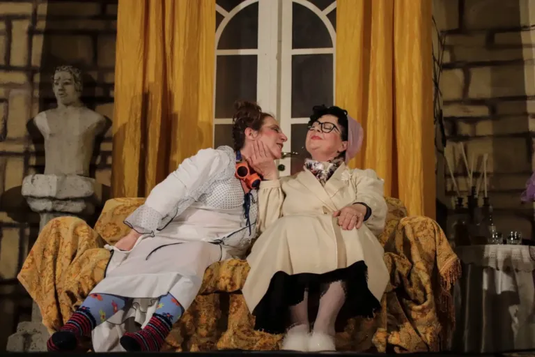 Delitto al castello, Compagnia Teatrale Jonica: foto di scena